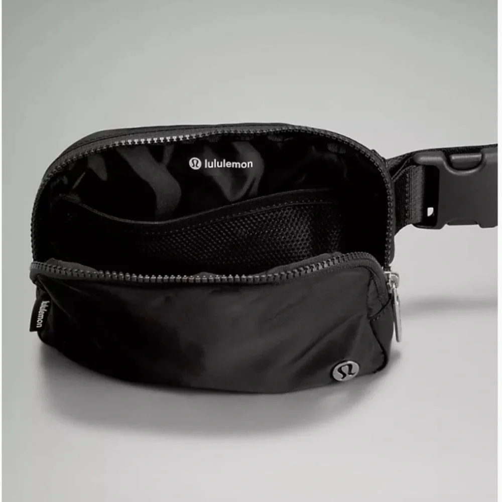 Lululemon Belt Bags x4 🍋 - Picture 4 of 13